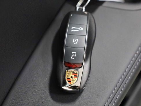 New 2026 Porsche Macan AWD/4WD image 43