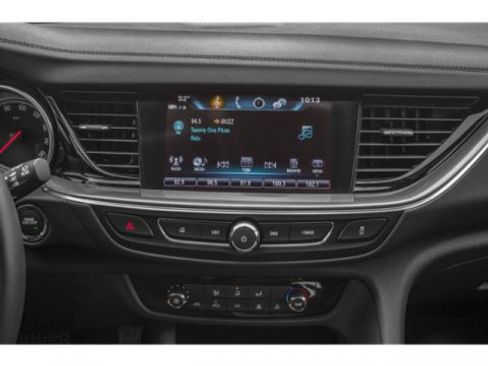 Used 2019 Buick Regal Essence w/ Driver Confidence Package I image 13