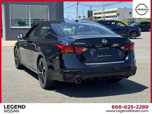Certified 2023 Nissan Altima 2.5 SR w/ SR Premium Package FWD image 7