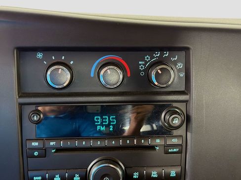 Used 2011 Chevrolet Express 1500 LT w/ LT Preferred Equipment Group image 15