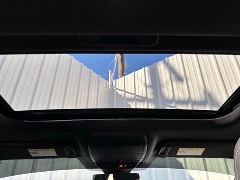 Used 2023 MAZDA MAZDA3 s image 32