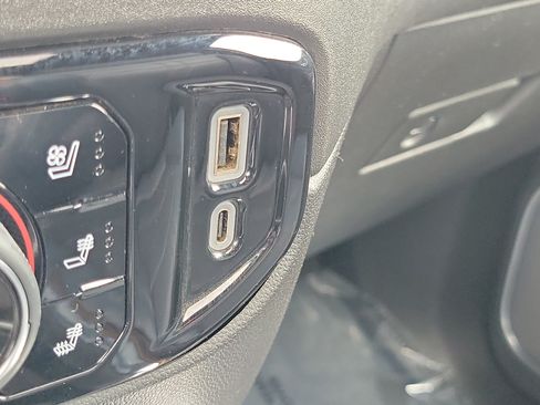 Used 2024 Chevrolet Silverado 2500 High Country w/ High Country Premium Package AWD/4WD image 29