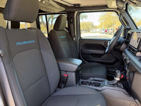 Used 2025 Jeep Wrangler Unlimited Rubicon 4xe image 18