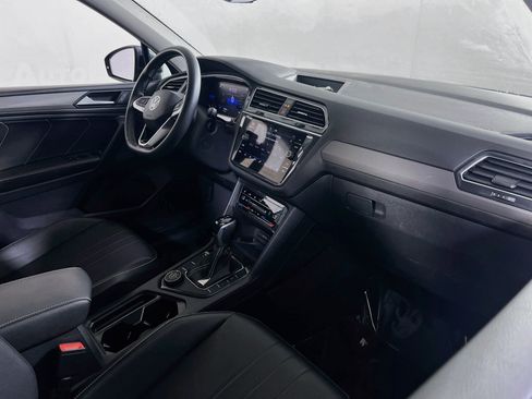 Used 2023 Volkswagen Tiguan SE AWD/4WD image 27