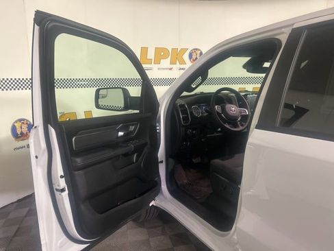 New 2026 RAM 1500 4x4 Crew Cab image 11