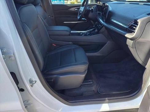 Certified 2026 Chevrolet Traverse LT FWD image 12