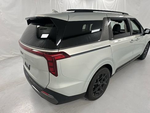 New 2026 Kia Carnival SX w/ SX Dark Edition Package FWD image 3