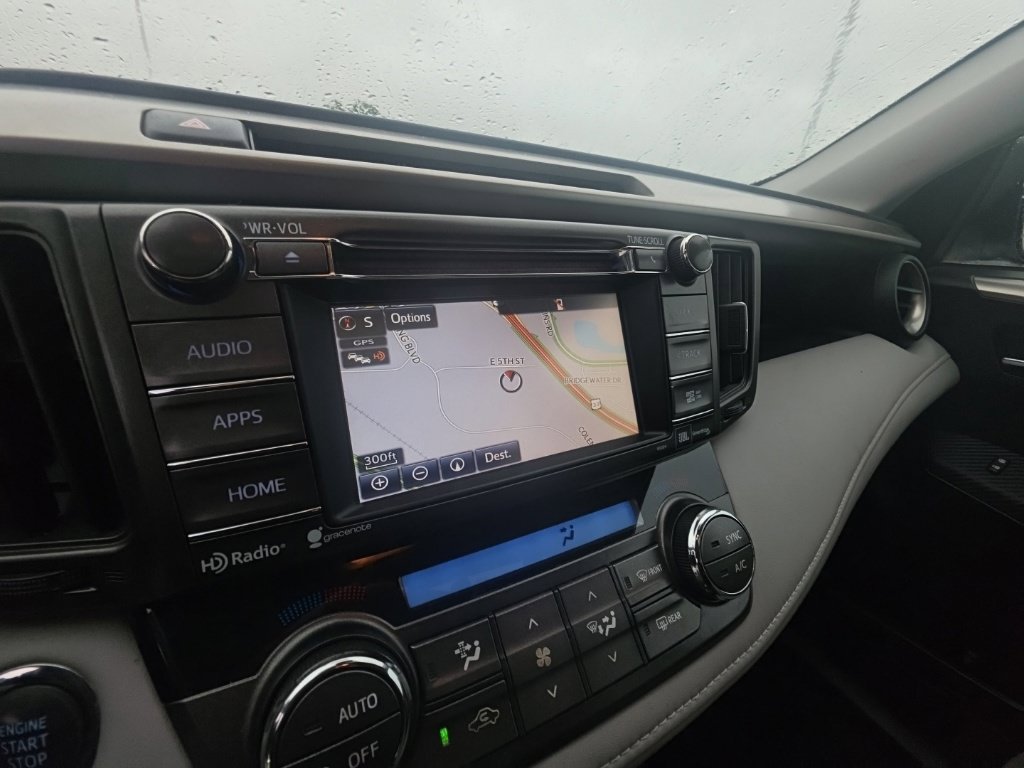 Used 2014 Toyota RAV4 Limited w/ Technology Package FWD image 20