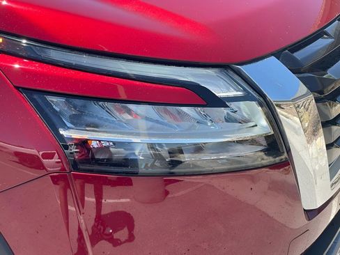 Certified 2024 Nissan Pathfinder SL FWD image 31