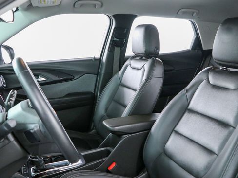 Used 2021 Chevrolet TrailBlazer LT w/ Premium Seating Package FWD image 23