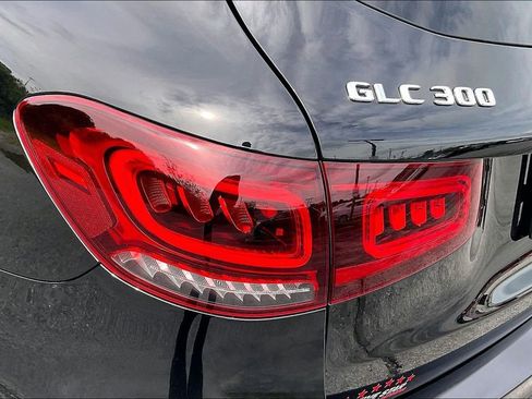 Used 2022 Mercedes-Benz GLC 300 image 27