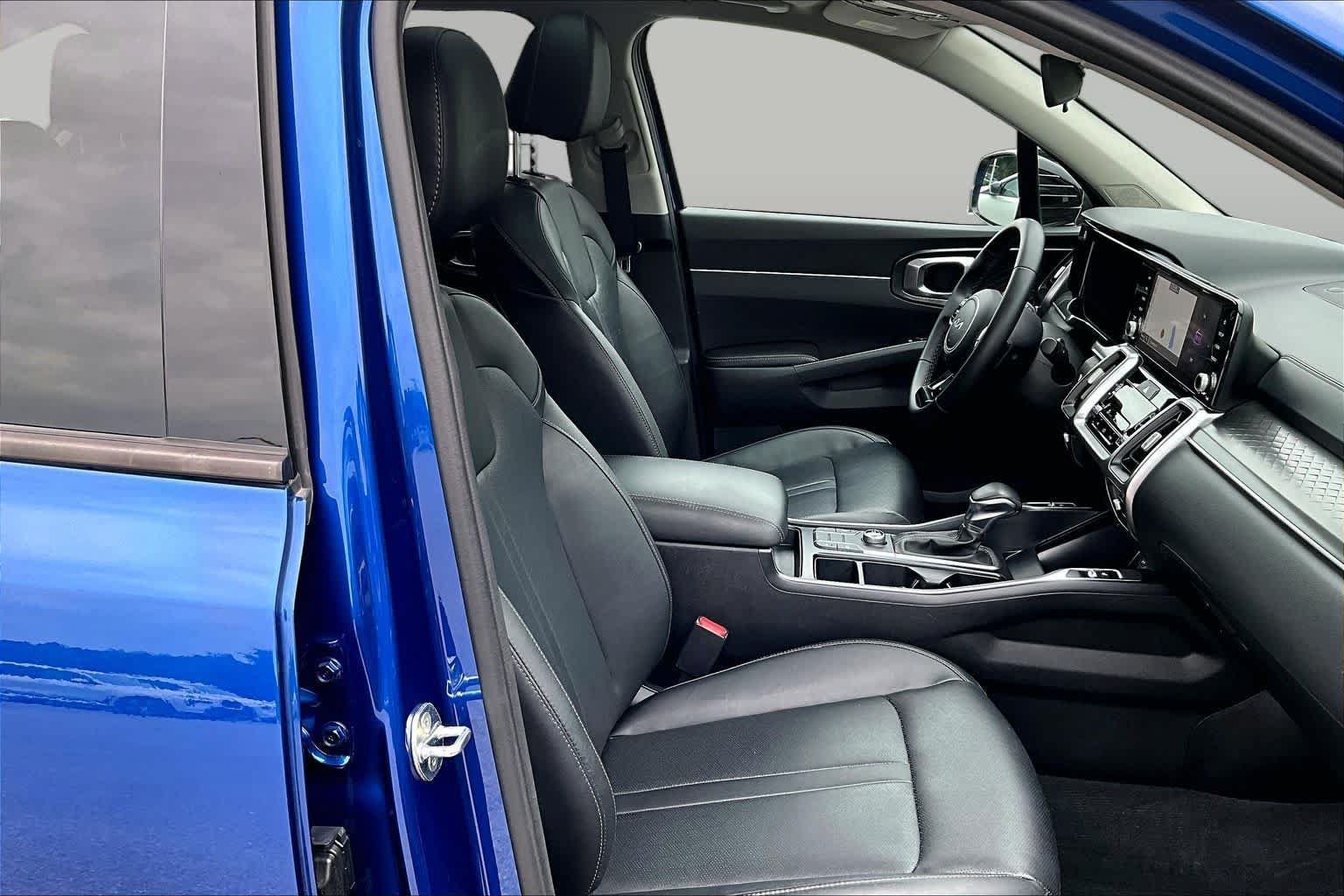 Used 2022 Kia Sorento S w/ Panoramic Sunroof Package FWD image 8