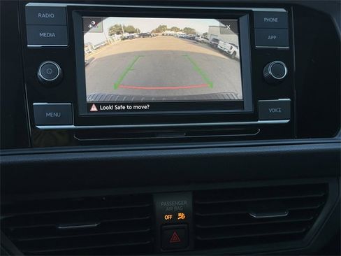 Certified 2024 Volkswagen Jetta SE w/ Panoramic Sunroof Package image 16