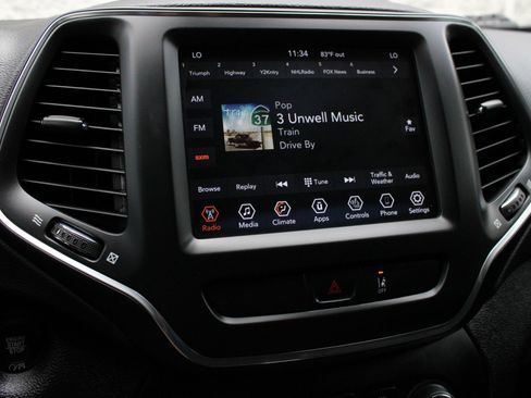 Used 2022 Jeep Cherokee Latitude Lux AWD/4WD image 42