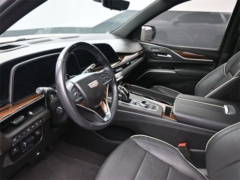 Used 2023 Cadillac Escalade Premium Luxury w/ Performance Package image 19