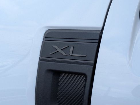 New 2025 Ford Maverick XL image 11