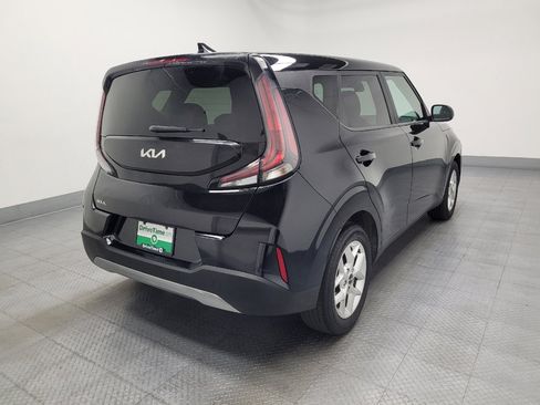 Used 2023 Kia Soul LX w/ LX Technology Package FWD image 9