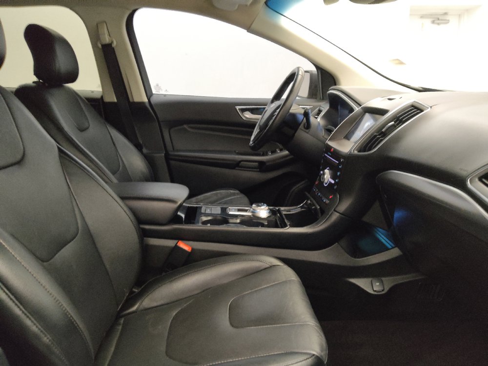 Used 2019 Ford Edge Titanium FWD image 21
