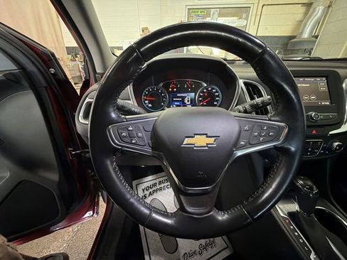 Used 2019 Chevrolet Equinox LT image 14