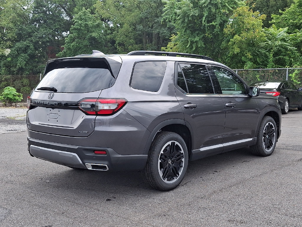 New 2026 Honda Pilot Touring image 5