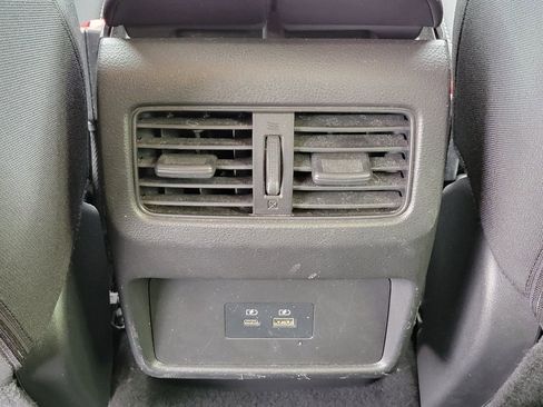 Used 2023 Nissan Rogue SV image 15