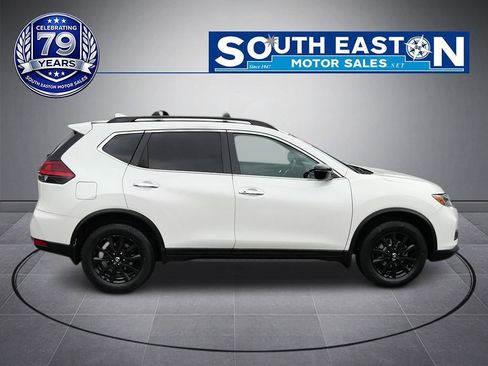 Used 2018 Nissan Rogue SV AWD/4WD image 8