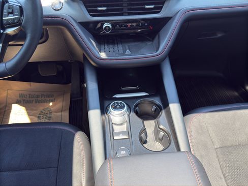 Used 2025 Ford Explorer ST AWD/4WD image 18