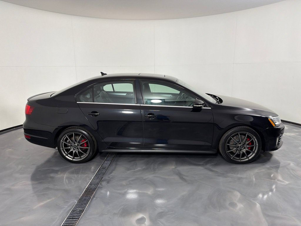 Used 2013 Volkswagen Jetta GLI FWD image 4