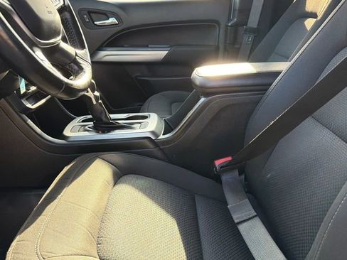 Used 2022 Chevrolet Colorado LT w/ Fleet Safety Package image 12