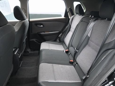 Used 2023 Nissan Rogue SV image 27