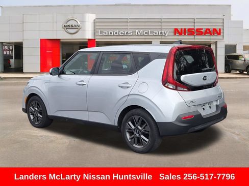 Used 2020 Kia Soul EX FWD image 6