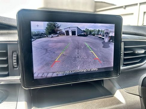 Used 2023 Ford Explorer XLT w/ Equipment Group 202A AWD/4WD image 25