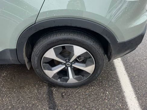 Used 2023 Volvo XC40 B5 Plus w/ Driver Assist Package image 9