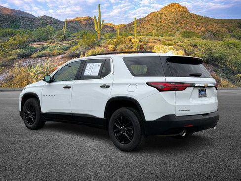 Used 2023 Chevrolet Traverse LT image 7