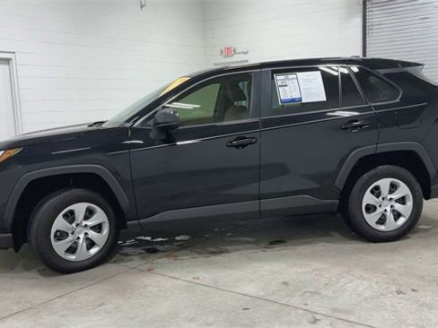 Used 2023 Toyota RAV4 LE image 8