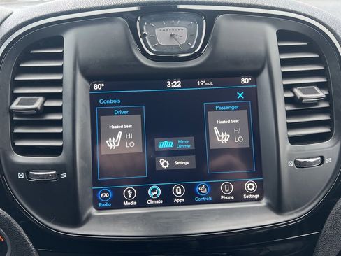 Used 2019 Chrysler 300 S image 8