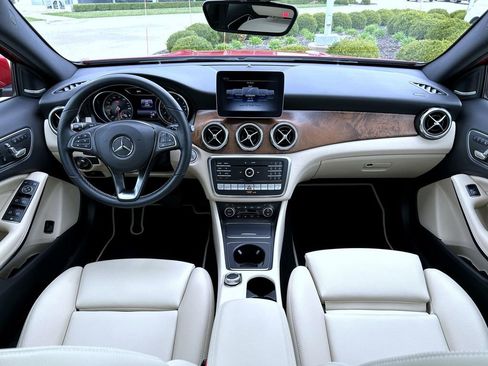 Used 2019 Mercedes-Benz GLA 250 4MATIC image 12