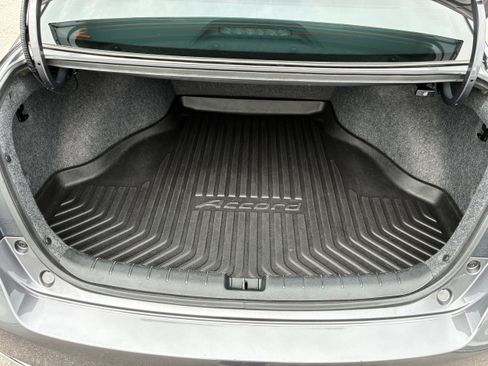 Used 2017 Honda Accord LX image 25