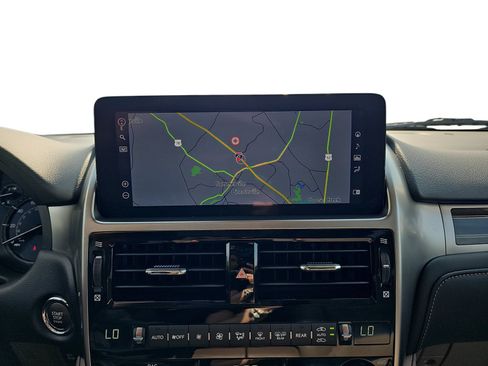 Used 2023 Lexus GX 460 Premium w/ Accessory Package AWD/4WD image 19