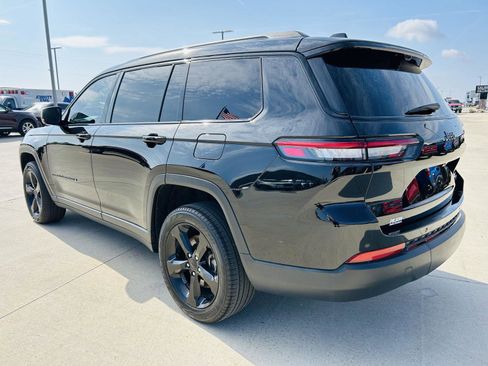 Used 2023 Jeep Grand Cherokee L Limited w/ Luxury Tech Group II AWD/4WD image 47