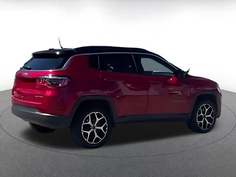 Used 2025 Jeep Compass Limited AWD/4WD image 2