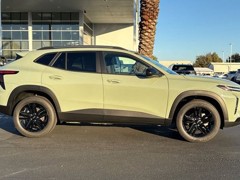 New 2026 Chevrolet Trax ACTIV w/ Driver Confidence Package image 2