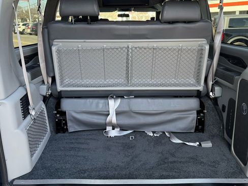 Used 2023 Chevrolet Express 2500 image 31