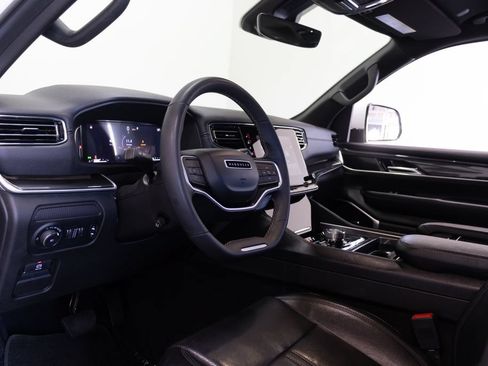 Used 2022 Jeep Wagoneer Series I AWD/4WD image 19