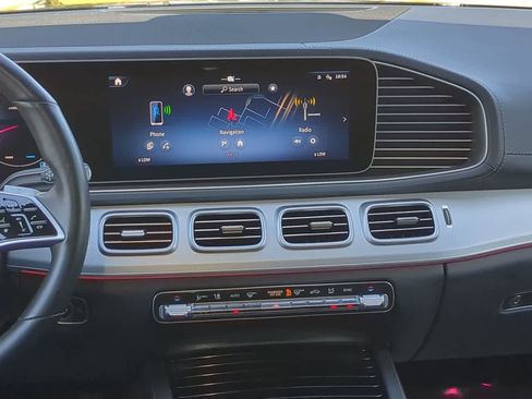 Used 2025 Mercedes-Benz GLS 450 4MATIC image 28