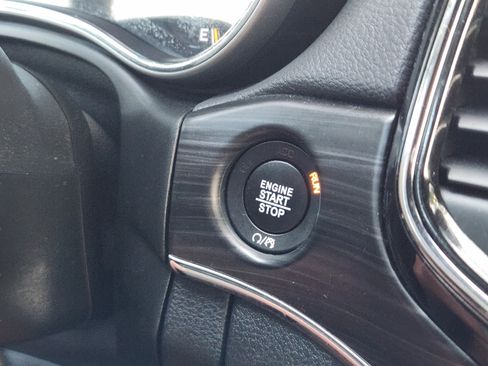 Used 2020 Jeep Grand Cherokee Limited w/ Luxury Group II AWD/4WD image 16