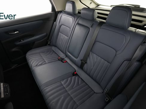 Used 2024 Nissan Ariya AWD image 10