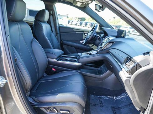 Used 2025 Acura RDX SH-AWD image 16