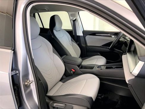 New 2026 Volkswagen Tiguan SE AWD/4WD image 11