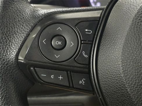 Used 2022 Toyota Corolla LE image 29